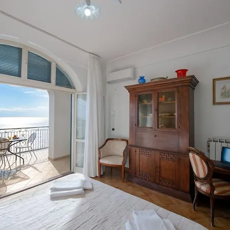 Casa de Férias Casa Raffaele, Terrace With Solarium And Sea View