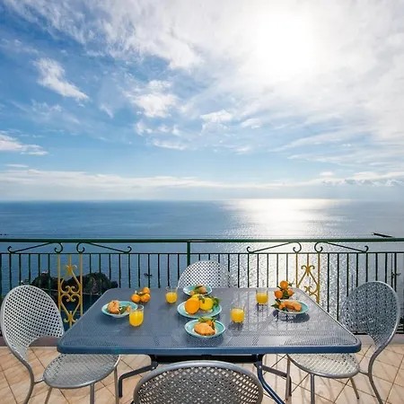 Tatil Evi Casa Raffaele, Terrace With Solarium And Sea View